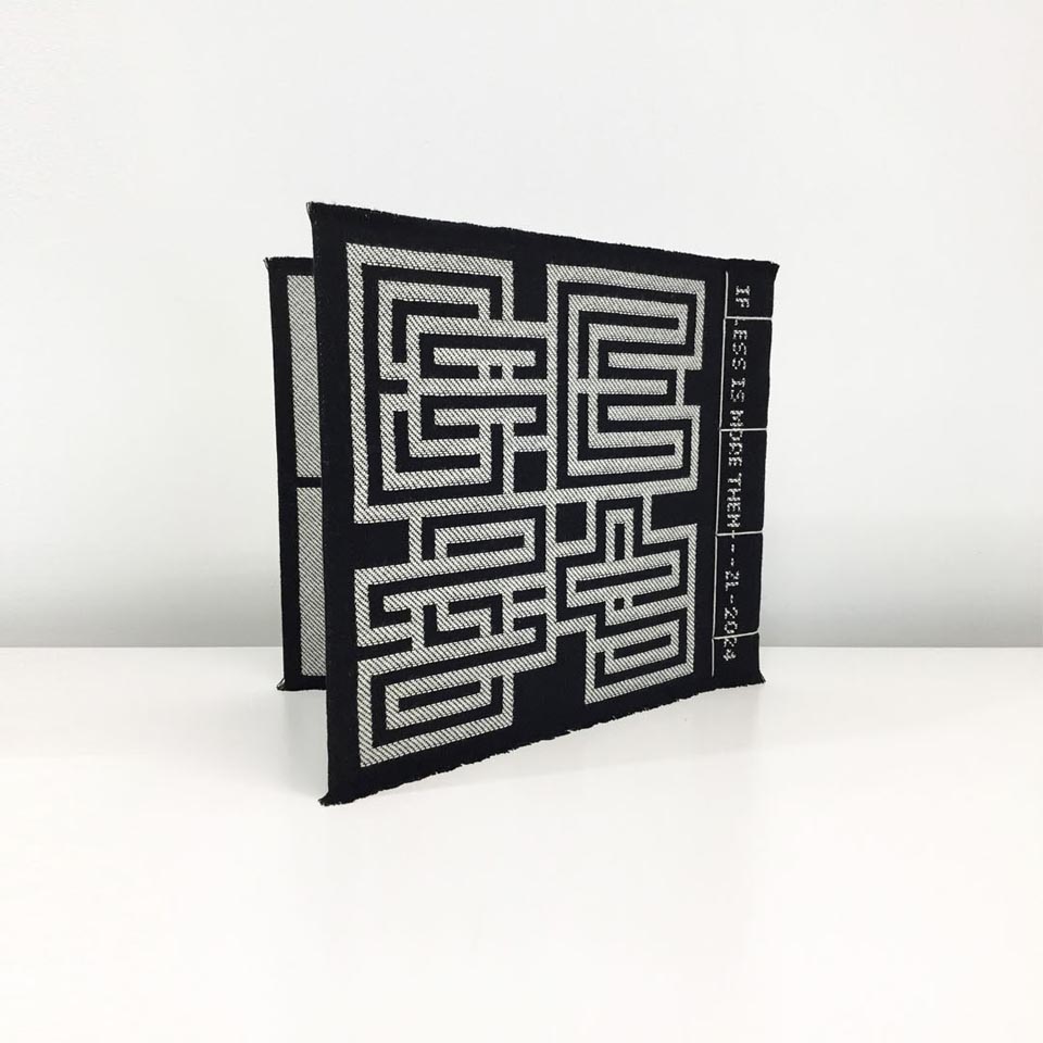 Ceramic by Zuzana Licko No. 932 - 2