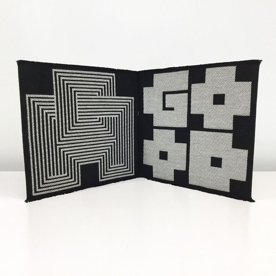 Ceramic by Zuzana Licko No. 933 - 1