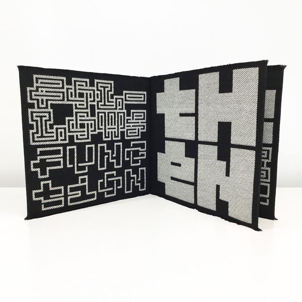 Ceramic by Zuzana Licko No. 934 - 1