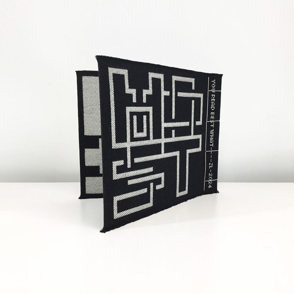 Ceramic by Zuzana Licko No. 935 - 2